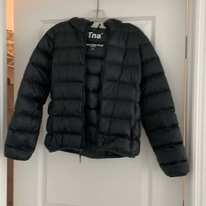 Aritzia the little puff medium in black/water and wind resistant